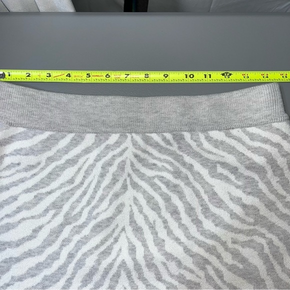 Anthropologie Dolan Zebra Animal Print Knit Ruffle Sweater Mini Skirt Sz Medium - Picture 8 of 9